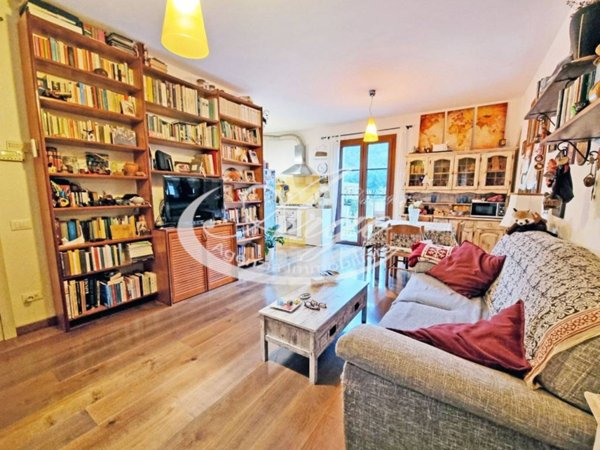 appartamento in vendita ad Arcola in zona Romito Magra