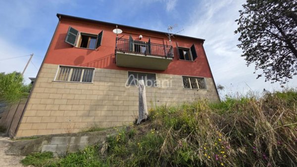 casa indipendente in vendita ad Arcola