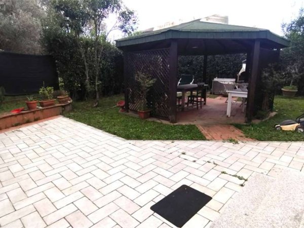 appartamento in vendita ad Arcola in zona Romito Magra