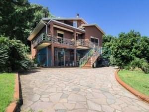 casa indipendente in vendita ad Arcola in zona Baccano