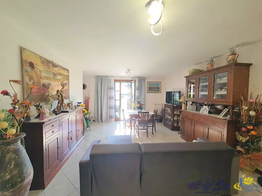 appartamento in vendita ad Arcola in zona Romito Magra