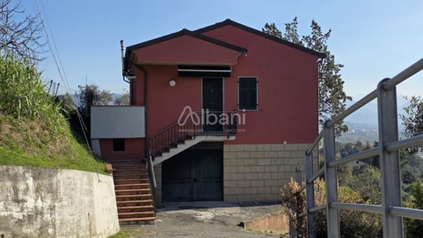 casa indipendente in vendita ad Arcola in zona Fresonara