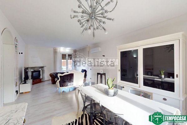 appartamento in vendita ad Arcola in zona Romito Magra