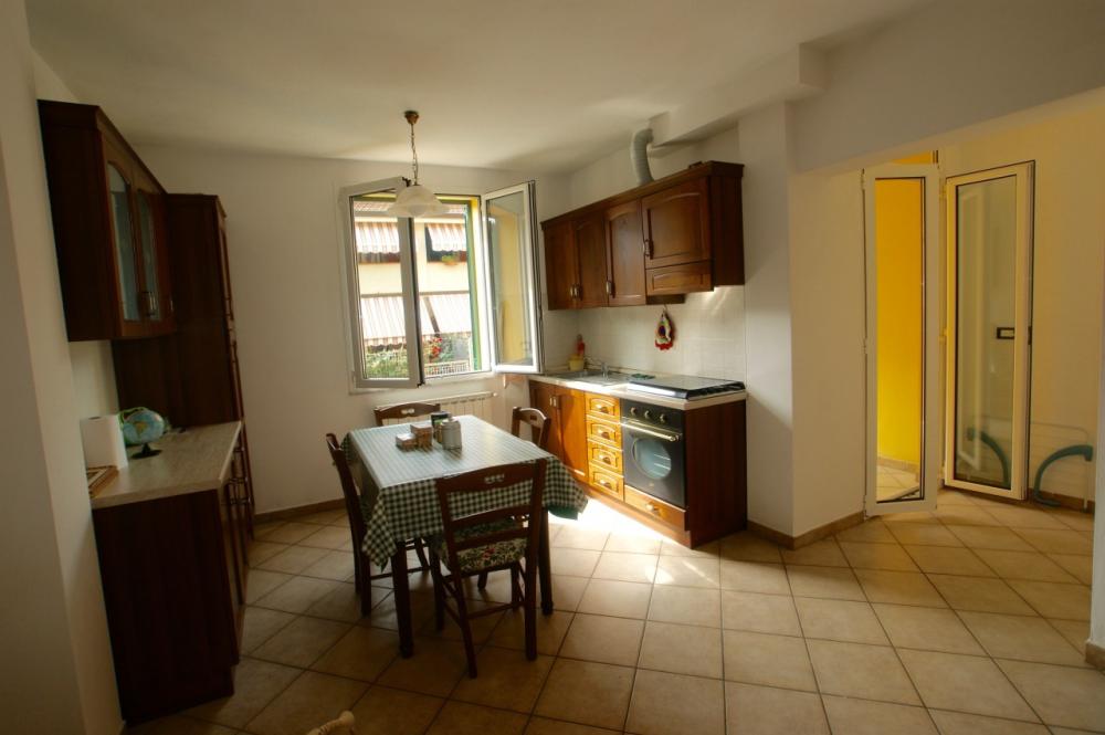 appartamento in vendita ad Arcola in zona Romito Magra