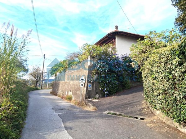 casa indipendente in vendita ad Arcola in zona Fresonara