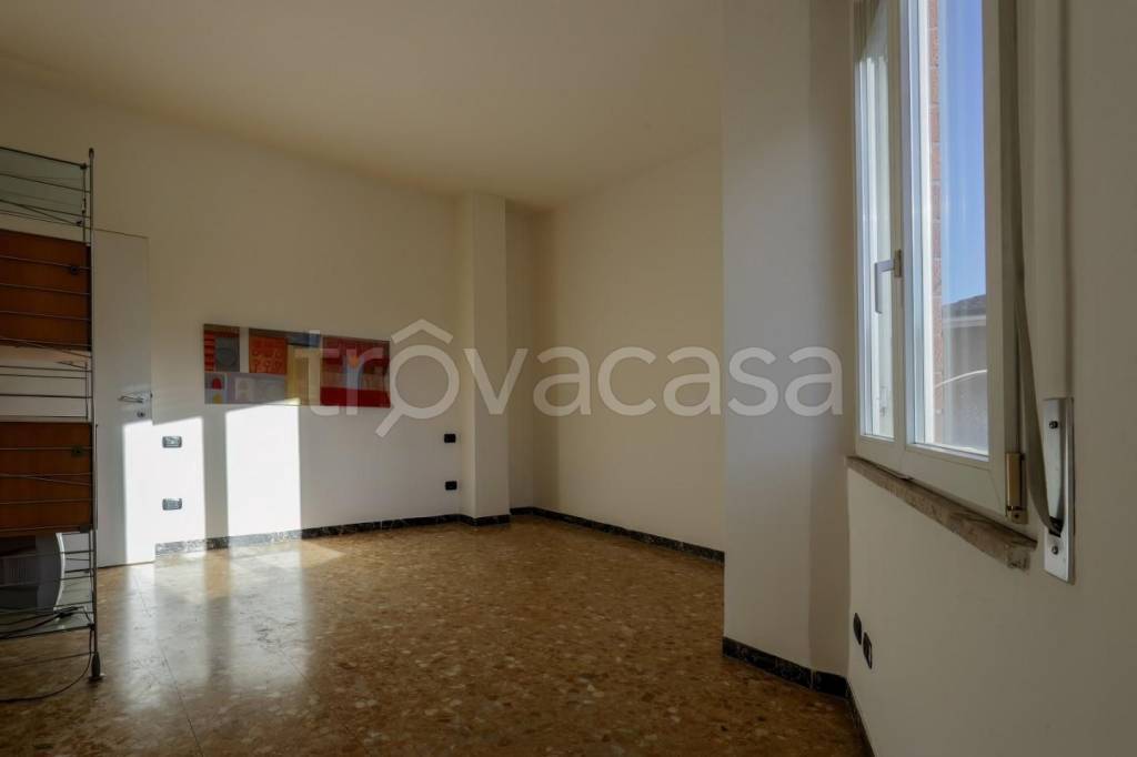 appartamento in vendita ad Arcola in zona Romito Magra