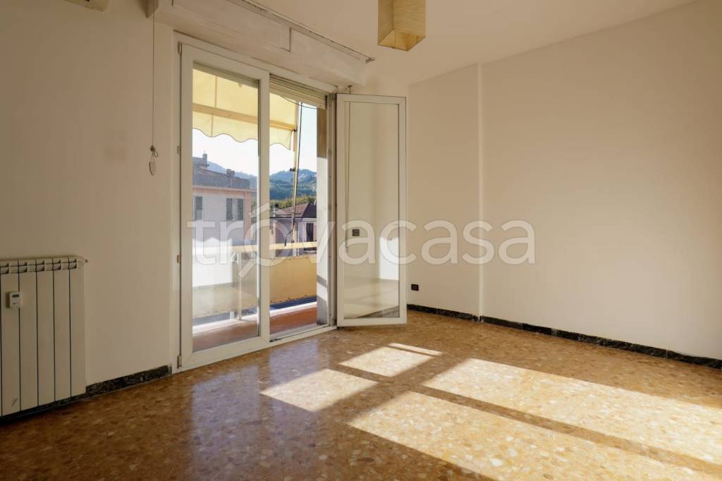appartamento in vendita ad Arcola in zona Romito Magra