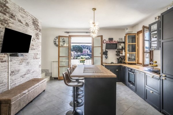 appartamento in vendita ad Arcola in zona Romito Magra