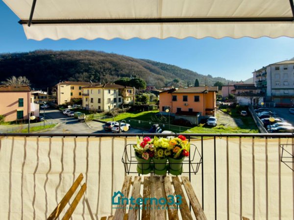 appartamento in vendita ad Arcola in zona Romito Magra