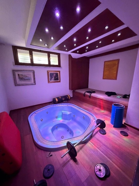 casa indipendente in vendita ad Arcola in zona Romito Magra