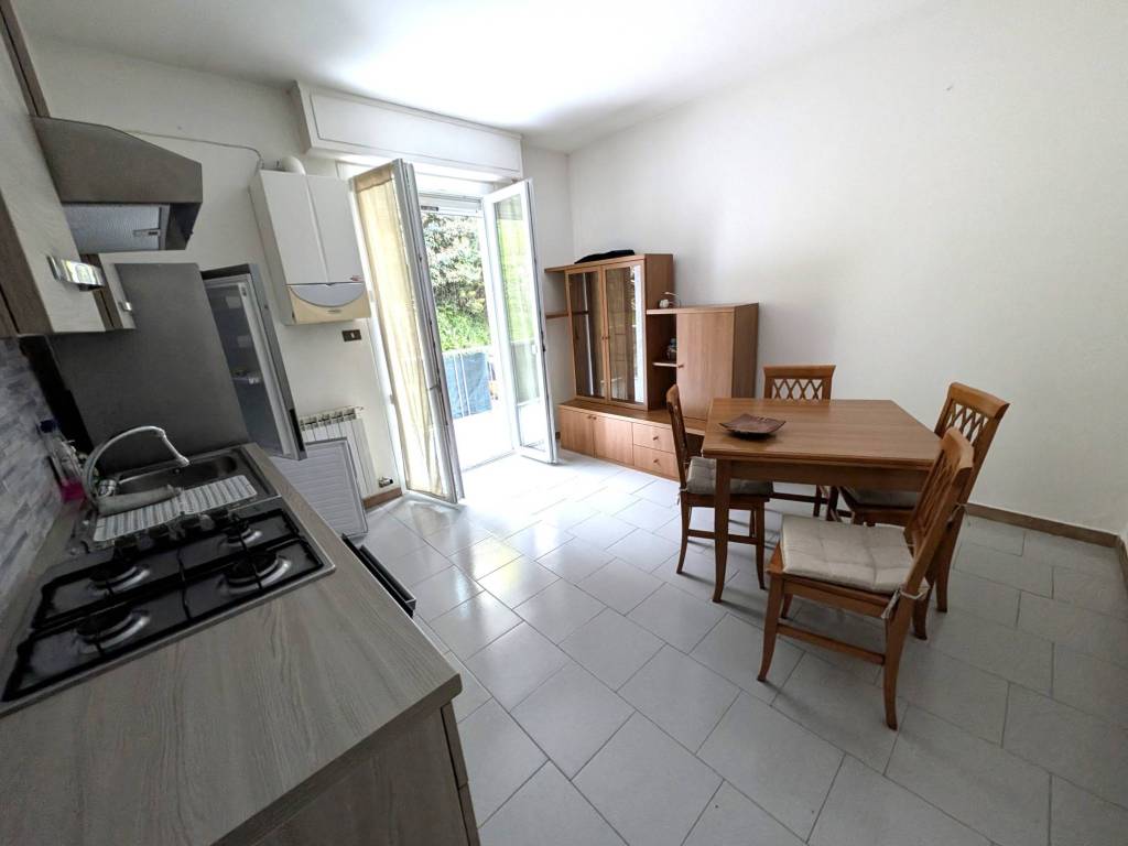 appartamento in vendita ad Arcola in zona Romito Magra