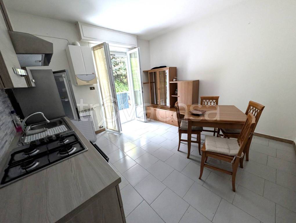 appartamento in vendita ad Arcola in zona Romito Magra