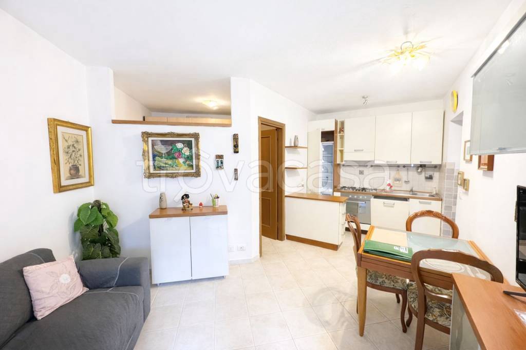 appartamento in vendita ad Arcola in zona Romito Magra