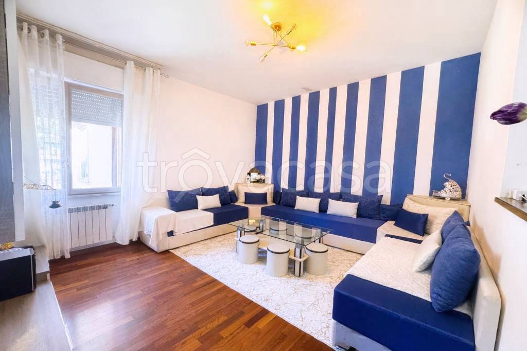 appartamento in vendita ad Arcola in zona Romito Magra