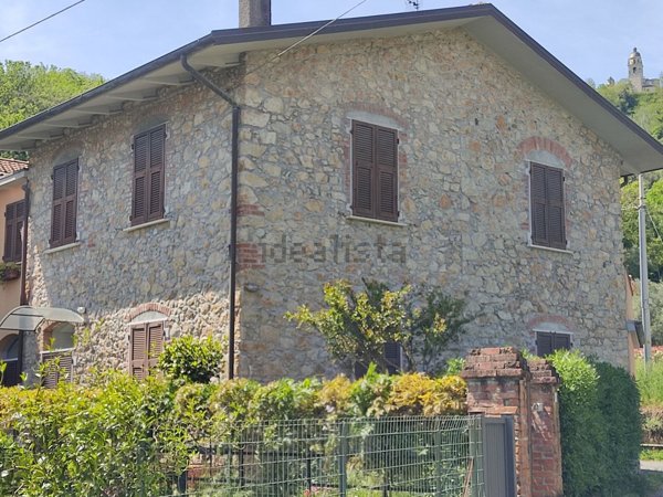 pentavano in vendita ad Arcola in zona Romito Magra