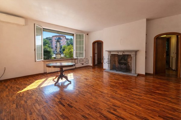 casa indipendente in vendita ad Arcola in zona Romito Magra