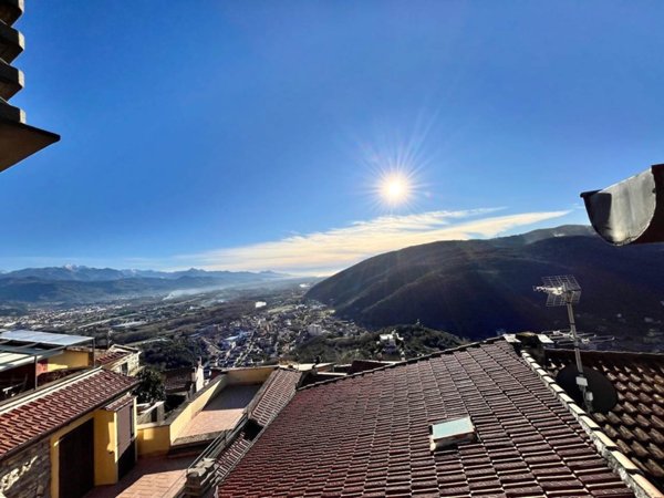 appartamento in vendita ad Arcola in zona Trebiano