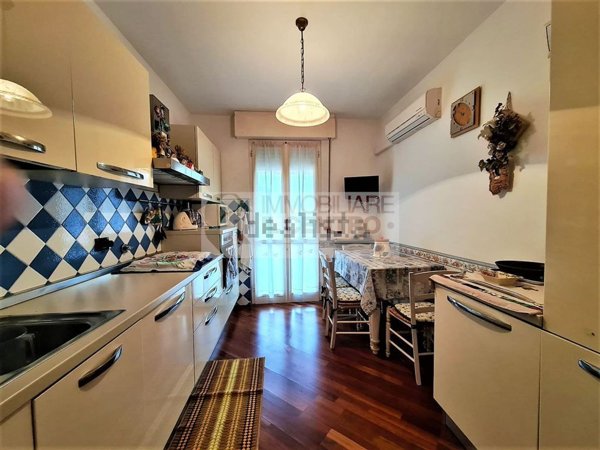 appartamento in vendita ad Arcola in zona Romito Magra