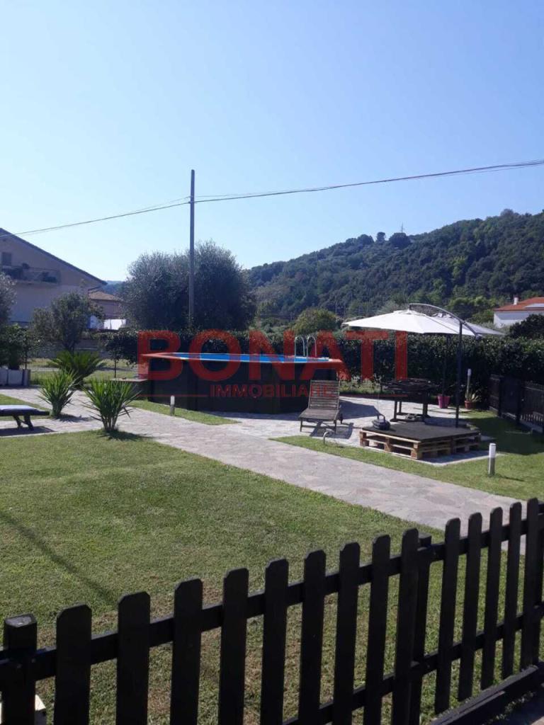 pentavano in vendita ad Arcola in zona Ressora