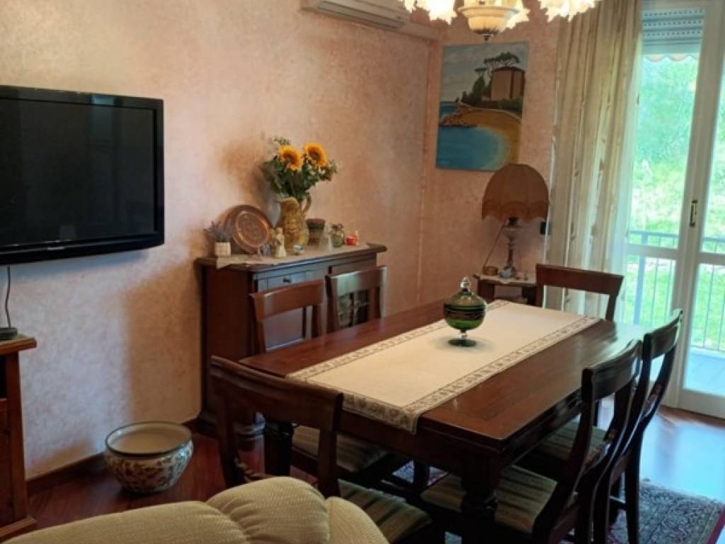 appartamento in vendita ad Arcola in zona Romito Magra