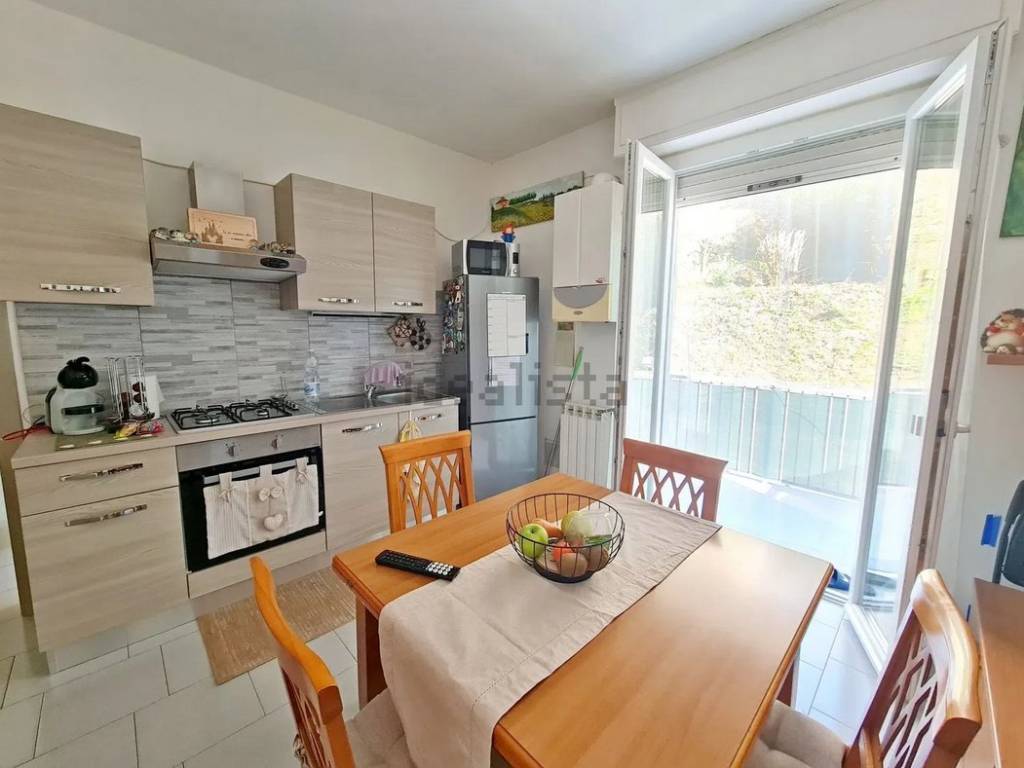 appartamento in vendita ad Arcola in zona Romito Magra