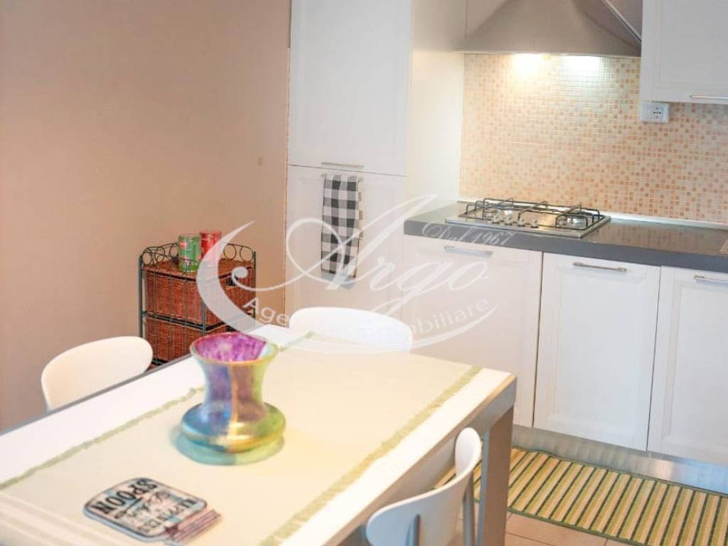 appartamento in vendita ad Arcola in zona Romito Magra