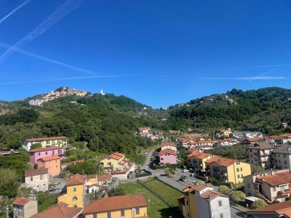 appartamento in vendita ad Arcola in zona Romito Magra