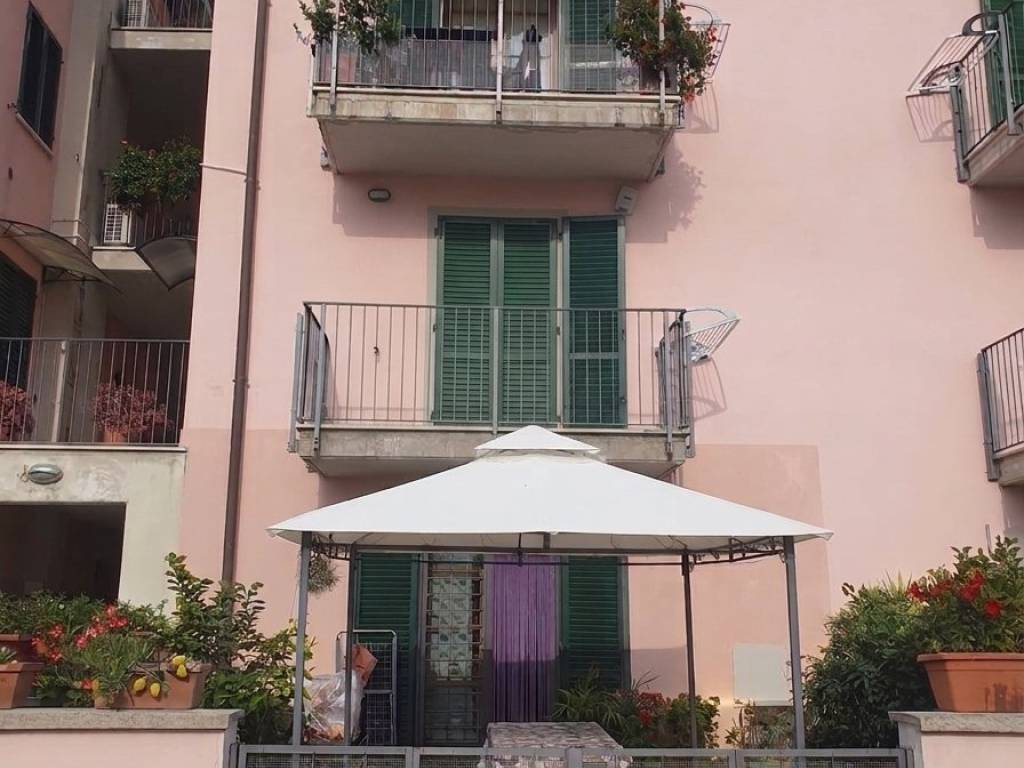 appartamento in vendita ad Arcola in zona Romito Magra