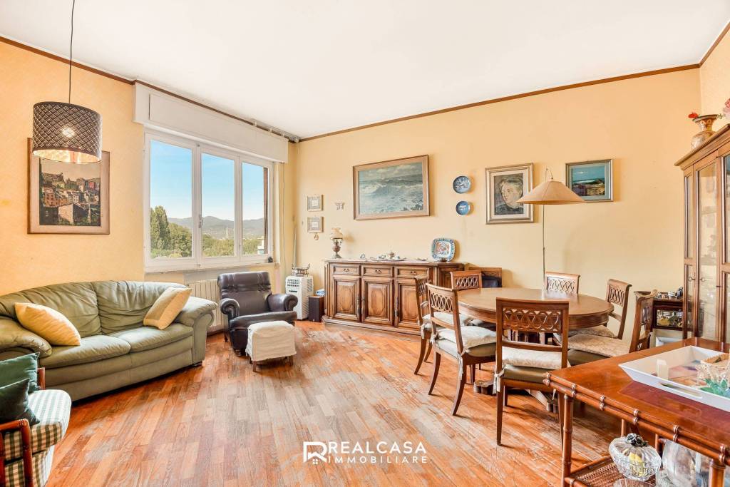 appartamento in vendita ad Arcola in zona Romito Magra