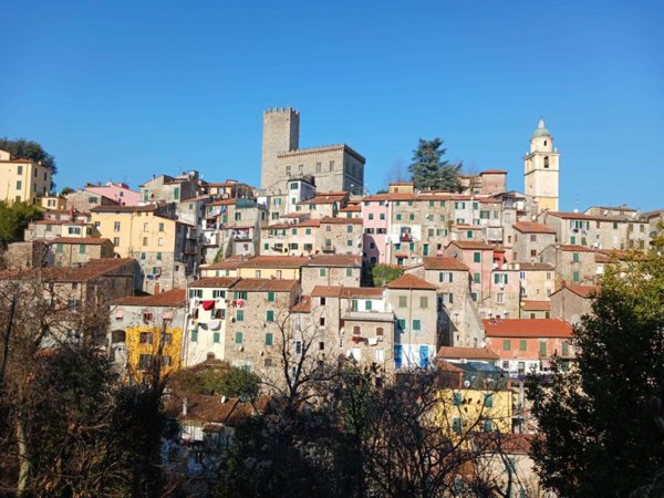 ufficio in vendita ad Arcola in zona Ressora