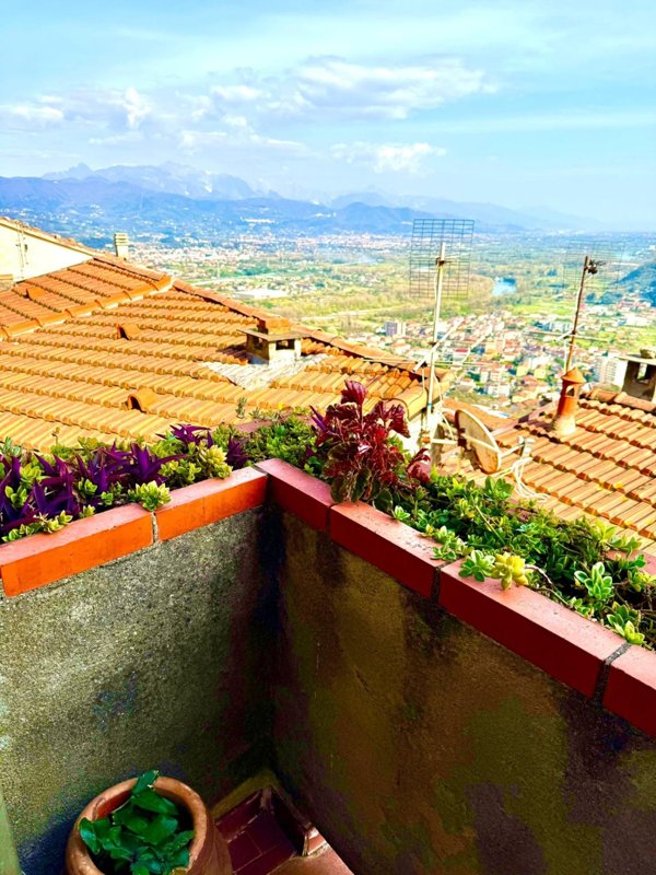 casa indipendente in vendita ad Arcola in zona Trebiano