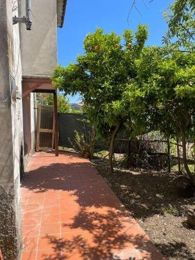 casa indipendente in vendita ad Arcola in zona Romito Magra