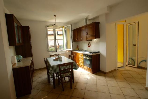 appartamento in vendita ad Arcola in zona Romito Magra