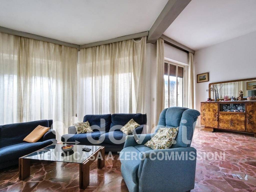 casa indipendente in vendita ad Arcola in zona Romito Magra