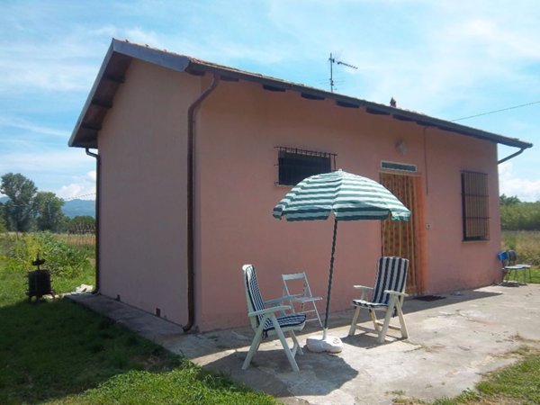 casa indipendente in vendita ad Arcola in zona Romito Magra