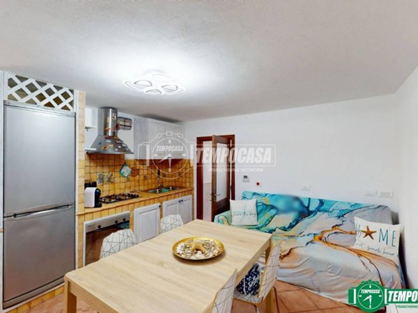 casa indipendente in vendita ad Arcola in zona Ressora