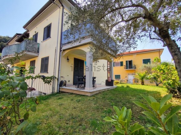 appartamento in vendita ad Arcola in zona Ressora
