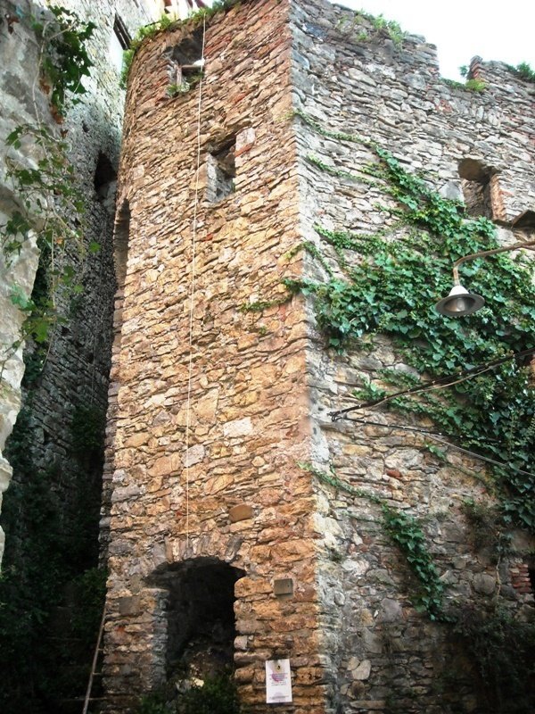 casa indipendente in vendita ad Arcola in zona Ressora