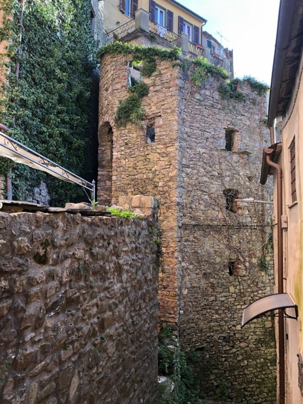 casa indipendente in vendita ad Arcola in zona Ressora