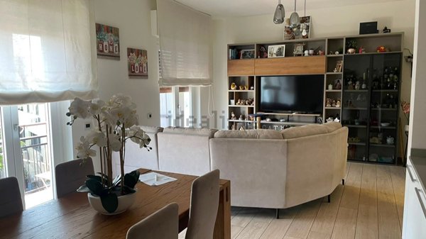 appartamento in vendita ad Arcola in zona Romito Magra
