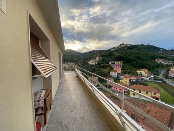 appartamento in vendita ad Arcola in zona Romito Magra