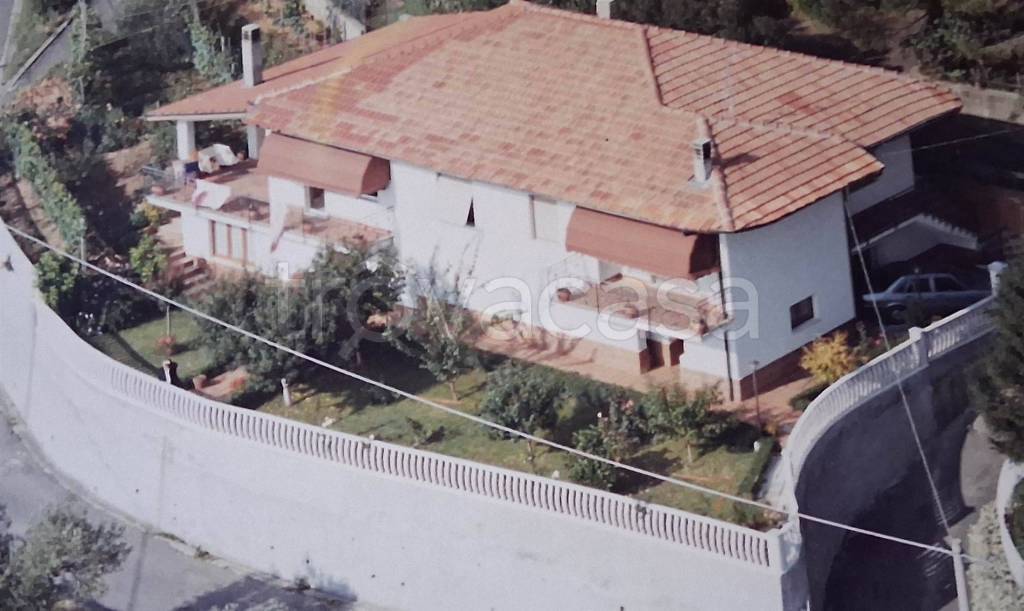 appartamento in vendita ad Arcola in zona Fresonara
