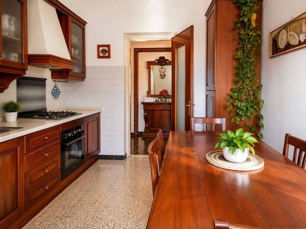 appartamento in vendita ad Arcola in zona Romito Magra