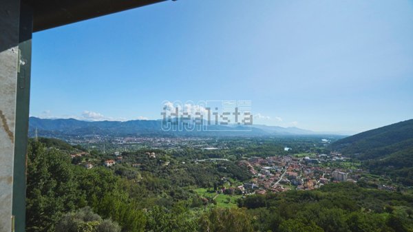 casa indipendente in vendita ad Arcola in zona Trebiano