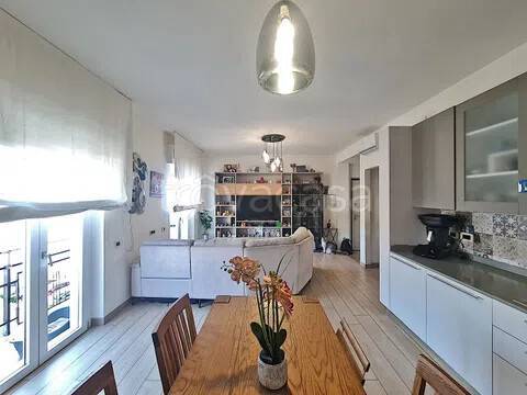 appartamento in vendita ad Arcola in zona Romito Magra