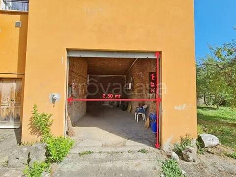 box auto in vendita ad Arcola in zona Romito Magra