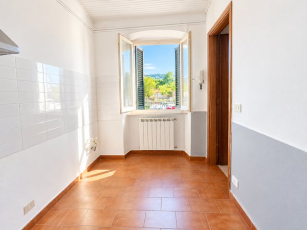 appartamento in vendita ad Arcola in zona Romito Magra