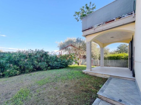 casa semindipendente in vendita ad Arcola in zona Ressora