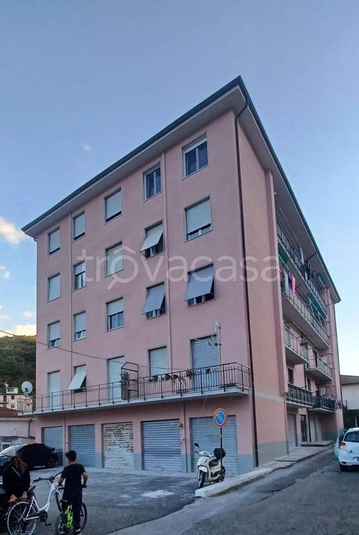 appartamento in vendita ad Arcola in zona Romito Magra