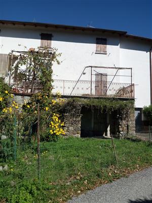 casa indipendente in vendita a Beverino